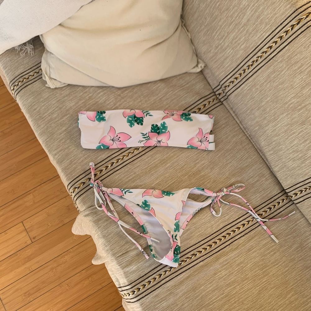 Bathing suit - Picture 2 of 4
